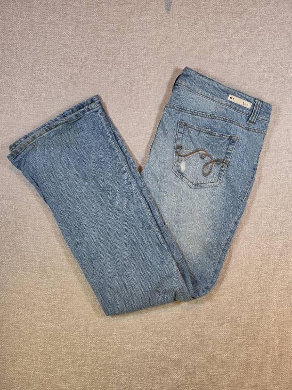 L.E.I. Vintage Sophia Hiphugger Flare Jeans Light Wash Y2K Denim Juniors 15